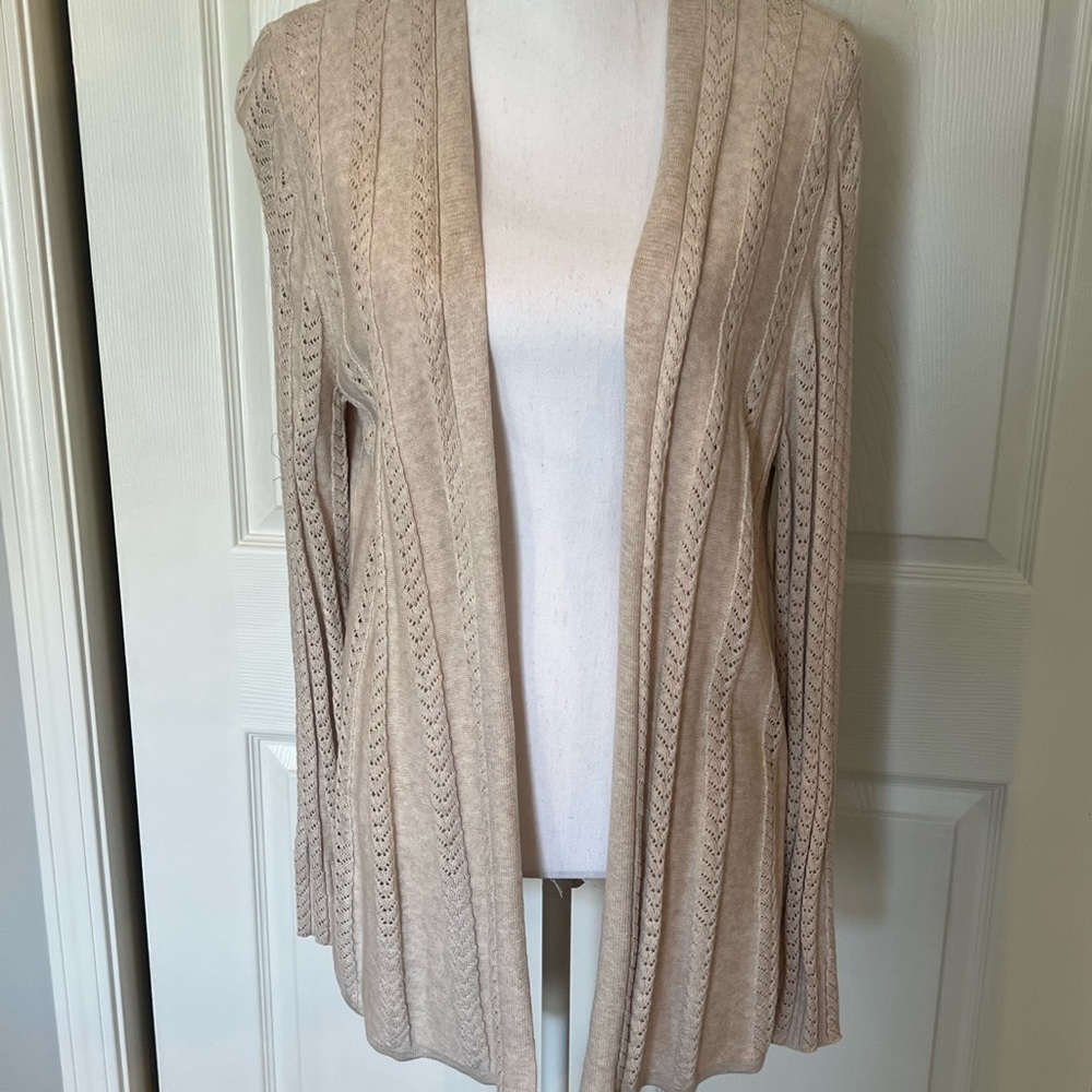 NWT Croft and Barrow Cream Cardigan Sweater with Flowing Knit Design